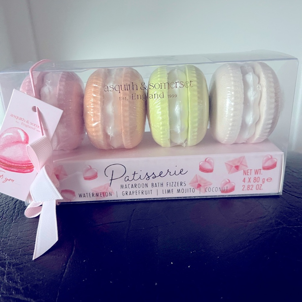 ASQUITH & SOMERSET MACAROON BATH FIZZERS
